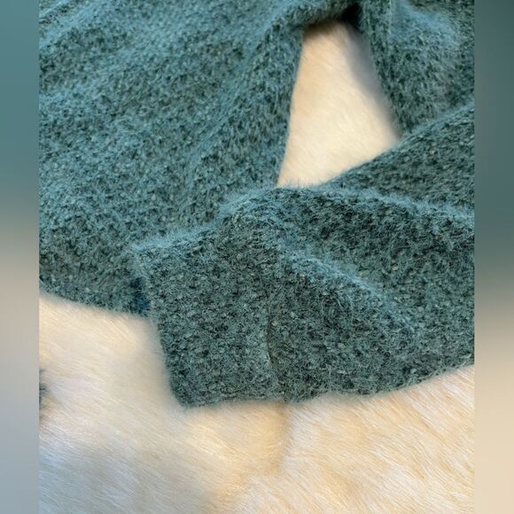 Hollister Wrap Eyelash Crop Sweater - Picture 6 of 7